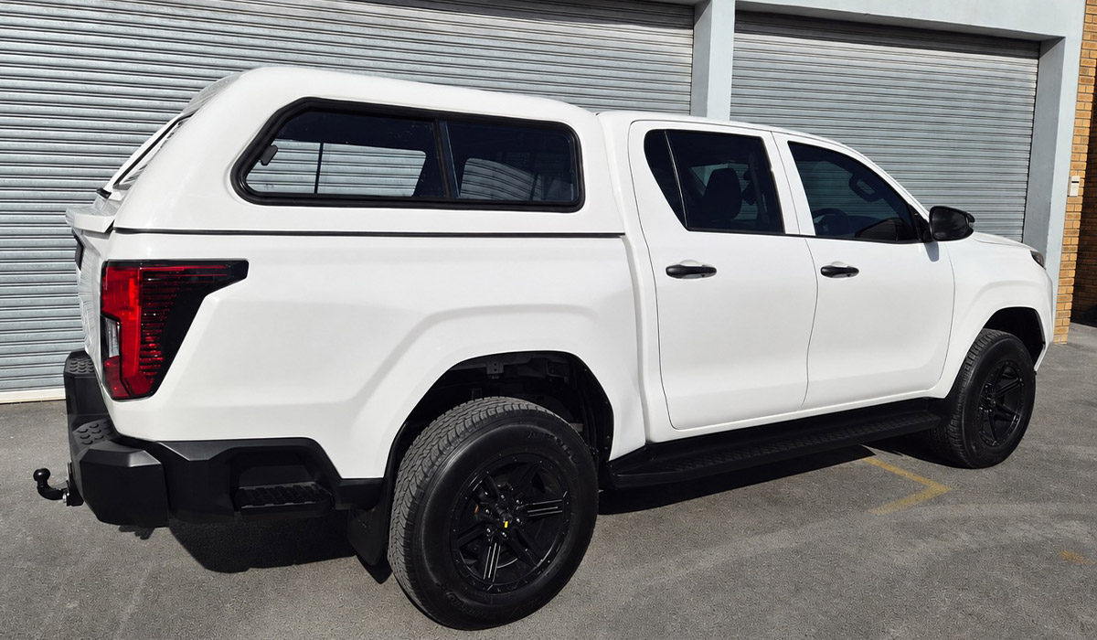 Andy Cab canopy on an Isuzu bakkie