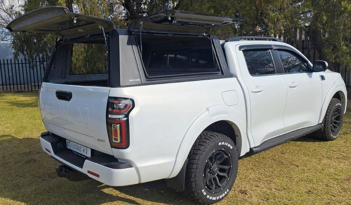 Andy Cab Predator canopy on a GWM P-Series double cab